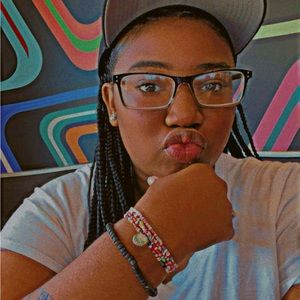 Meet your Posher, Rayna